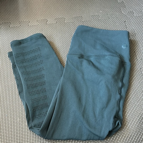 Lululemon women capris leggings size S - Picture 1 of 3